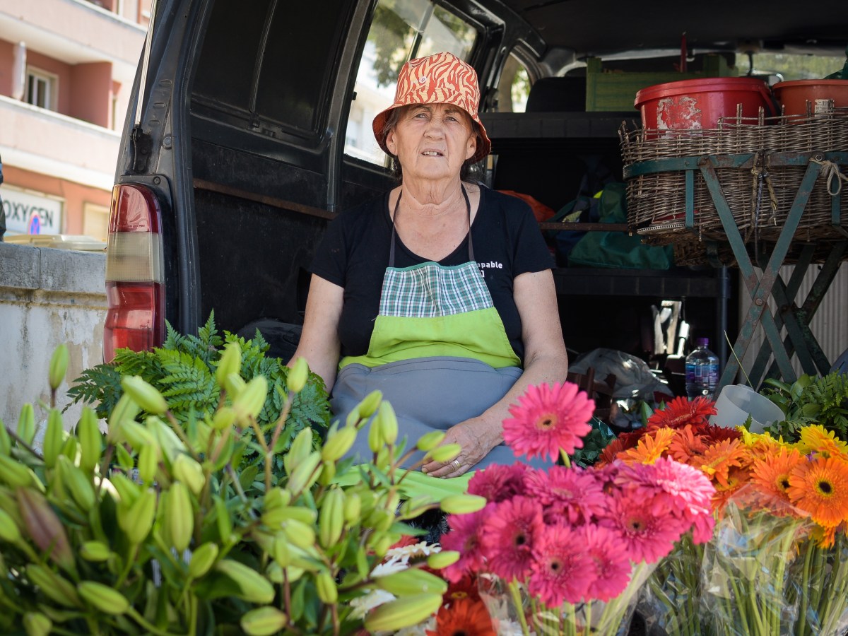 Da Alameda, D. Edite, a mais antiga florista, viu Lisboa a mudar