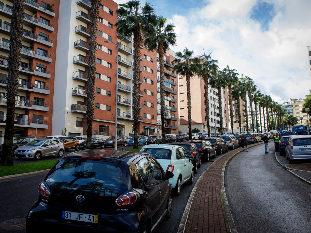 Colinas do Cruzeiro e a praga dos automóveis. “Falta estacionamento, mas também há falta de civismo”
